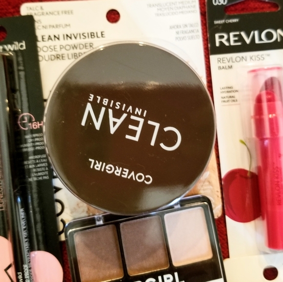 Assorted Makeup Bundle - Picture 7 of 8